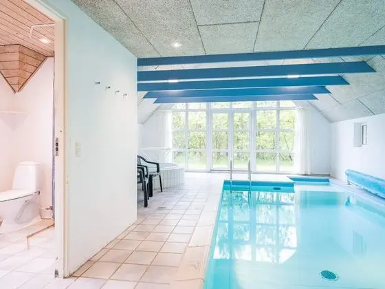 10 Person Holiday Home on a Holiday Park in Nørre Nebel - Havuz