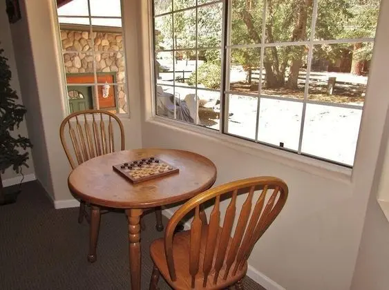 100 - Cedar Hideaway