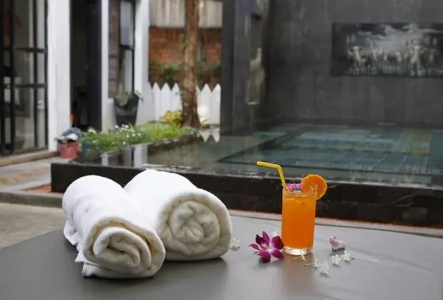 1004 Boutique Hotel - Havuz