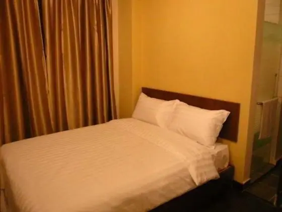 Hotel 101 Bangi - Oda