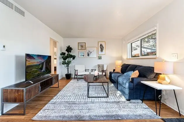 1020 Garfield St Suite 1 - Öne Çıkan Resim