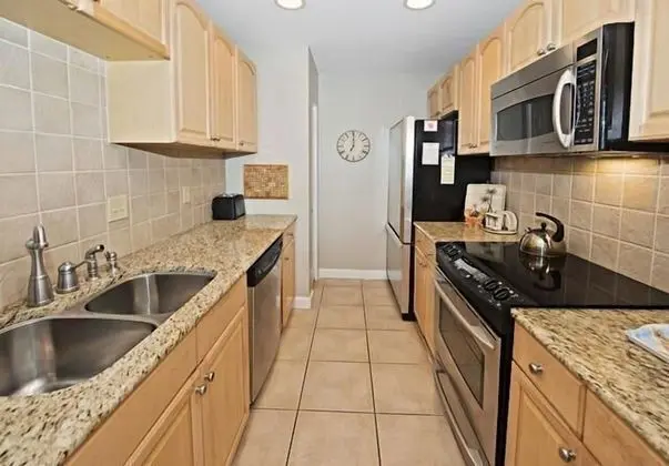 1027 Caravel Court at The Sea Pines Resort - Mutfak