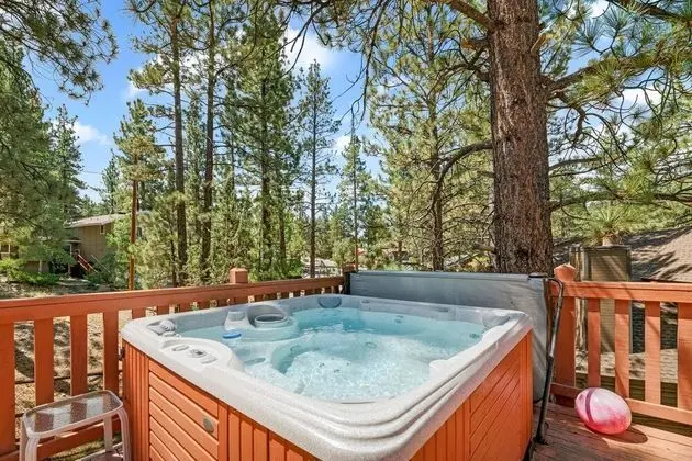 104 - Cozy Cabin in Pinewood Estates - Spa