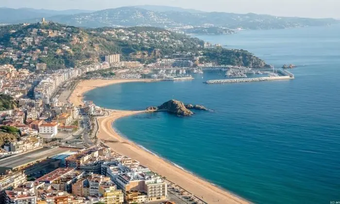 104650 - Villa in Blanes - Plaj