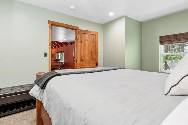 108 - Rustic Ridge Manor - Oda
