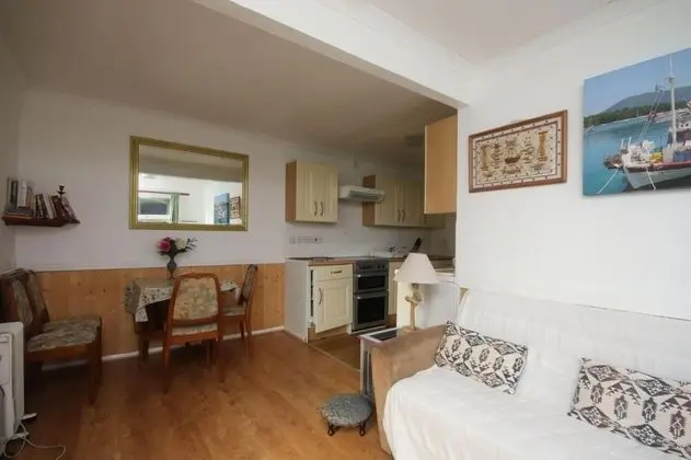 10A Medmerry Park 2 Bedroom Chalet - Oda