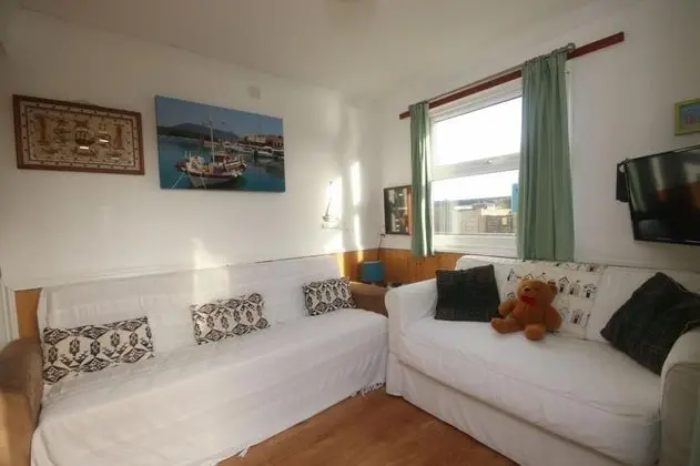 10A Medmerry Park 2 Bedroom Chalet - Oda
