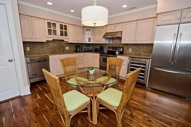 11 Turtle Lane at The Sea Pines Resort - Mutfak