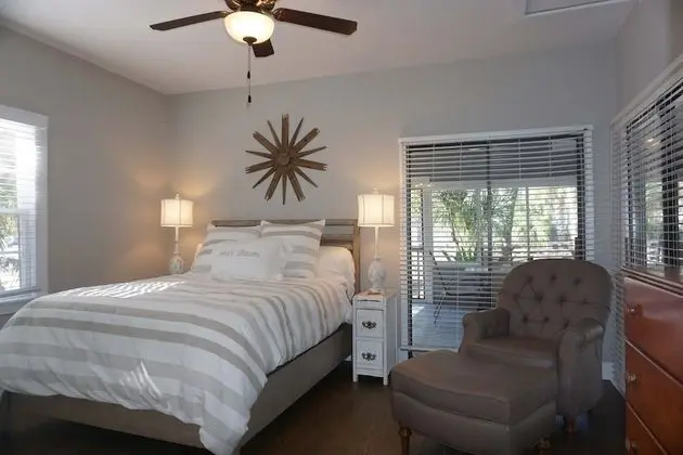 1112 Ocean Boulevard by Hodnett Cooper - Oda
