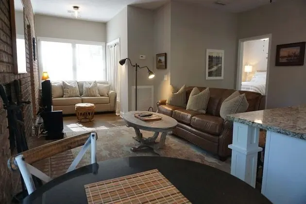 1112 Ocean Boulevard by Hodnett Cooper - Öne Çıkan Resim