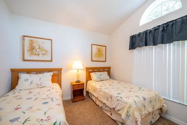 1114 4-bed Pool Home, Liberty Village Kissimmee - Oda
