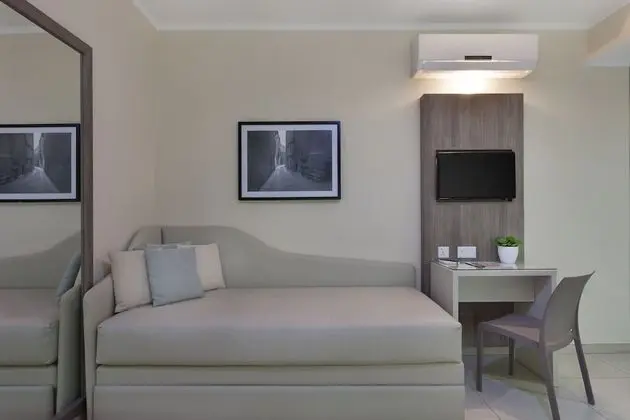 115 The Strand Hotel by NEU Collective - Oda