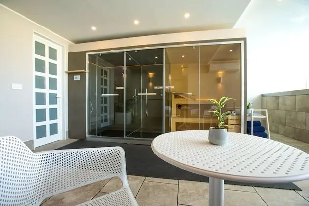 115 The Strand Hotel by NEU Collective - Spa