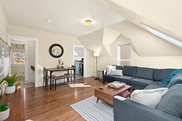 118 Whitcomb Unit B Upper