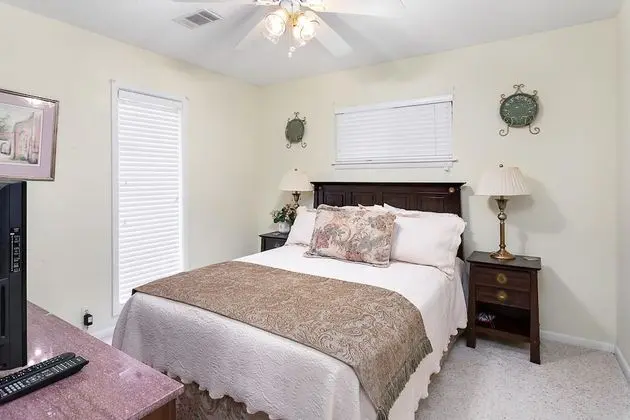 11908 Old Demere Rd by Hodnett Cooper - Oda