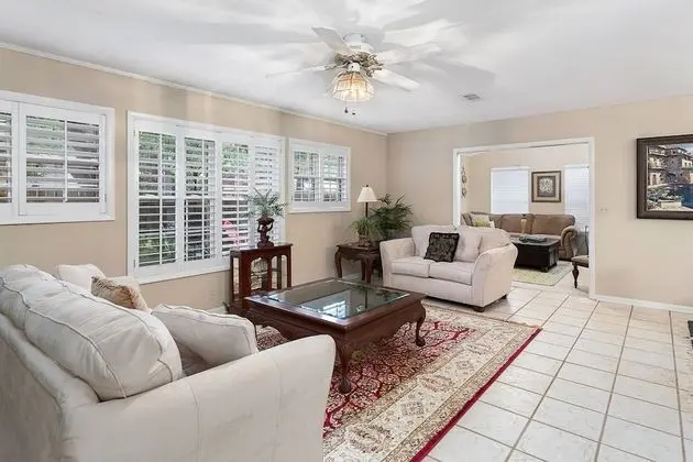 11908 Old Demere Rd by Hodnett Cooper - Öne Çıkan Resim