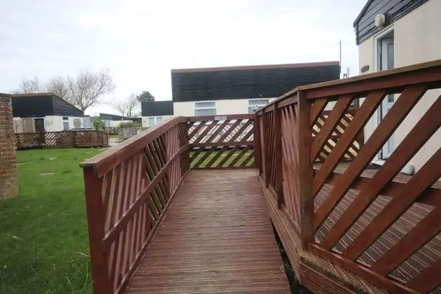 11B Medmerry Park 2 Bedroom Chalet - Oda