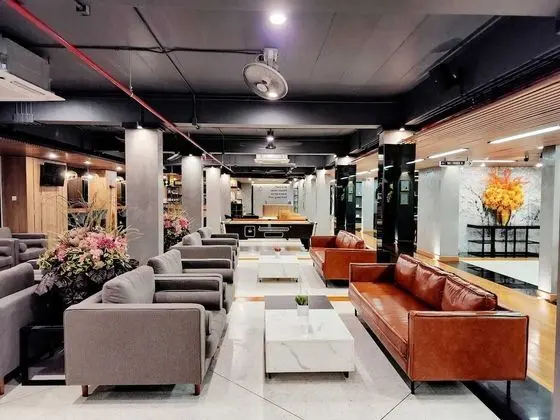 12 The Residence Hotel & Apartment - Lobi