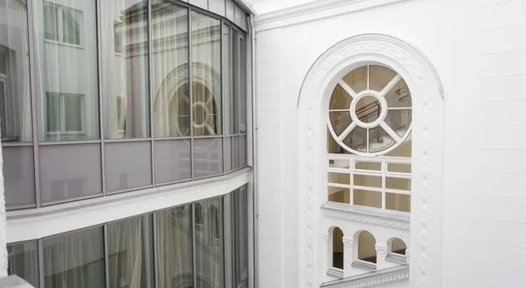 Hotel 12 Revay Hotel