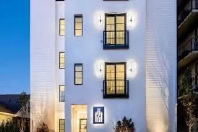 121 Hotel