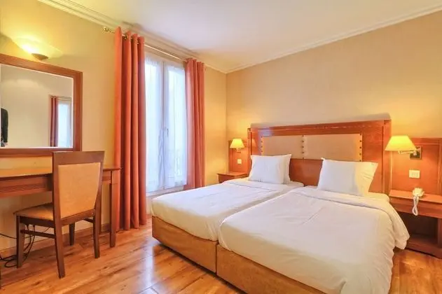 121 Paris Hotel - Oda