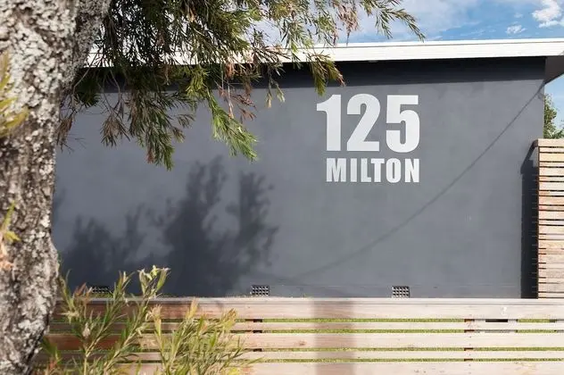 125 Milton - 1