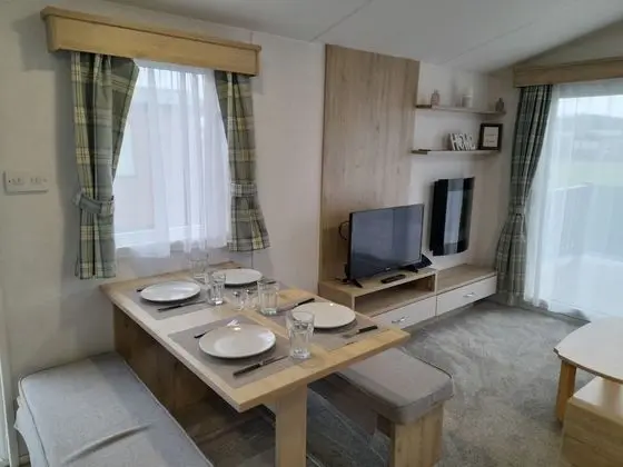12A Beautiful Lodge Home For Hire 2 Bedrooms - İç Mekan