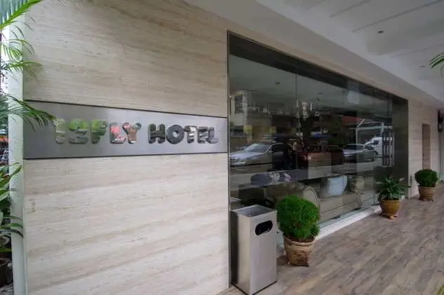 12FLY Hotel