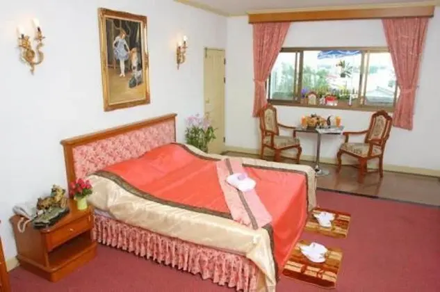 13 Coins Bangyai Hotel - Oda