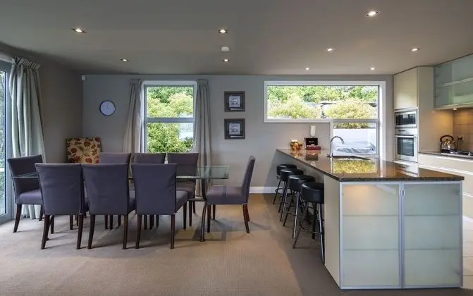 13 Poole Lane by Staysouth - Mutfak