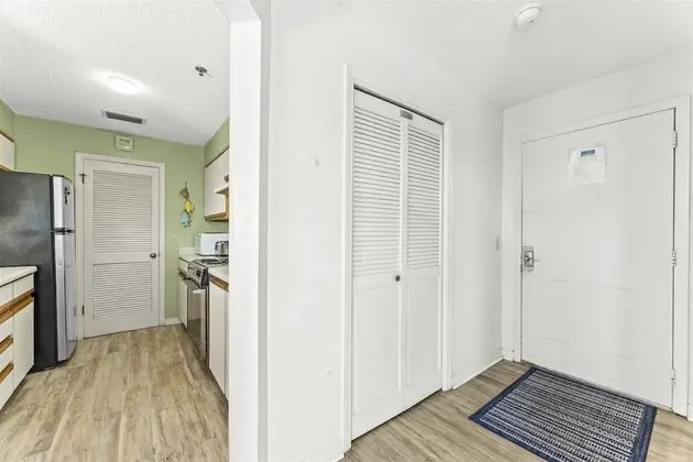 1302b St Thomas Square - Oda