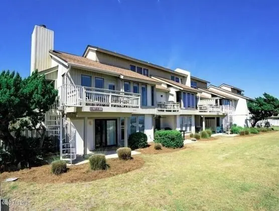 137 Captain John Fripp Villa