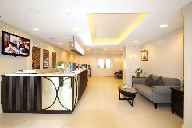 14 RESIDENCE