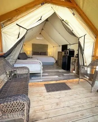 15 Blue River Camp - Glamping Cabin - Oda