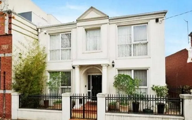 15 Charles Abbotsford Homestay