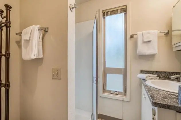 15 Lupine Lane - Öne Çıkan Resim