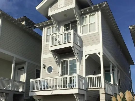 15 Quarterdeck Lane