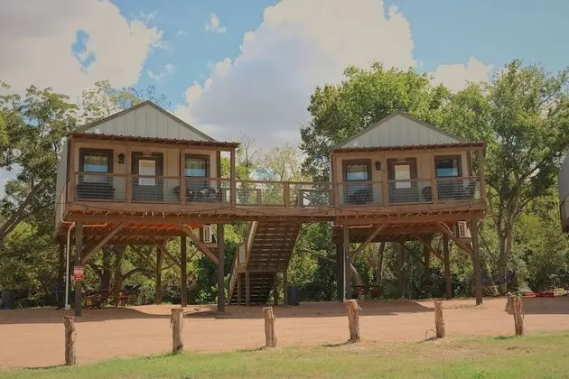 15 Son's Rio Cibolo - Birdhouse Cabin