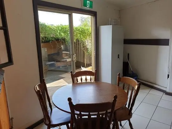 151 Hoddle Budget Private Rooms - Yerinde Yemek