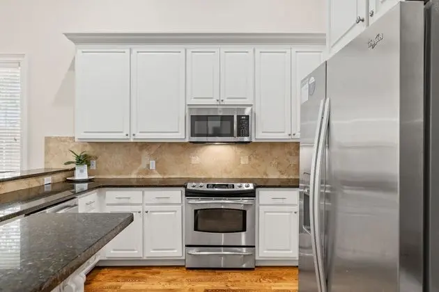 156 Palmeria Way Mediterranea - Mutfak