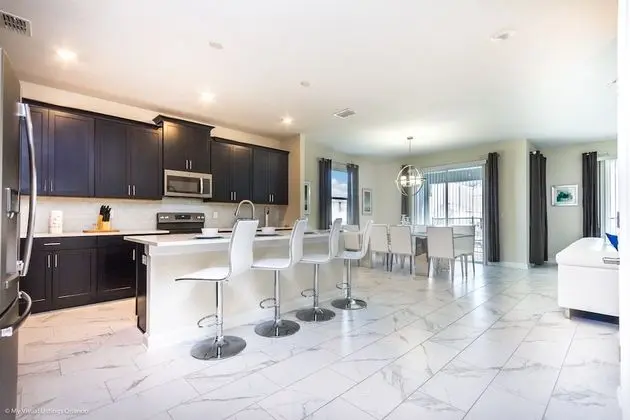 1561tl High End Champions Gate Furnished 6 bed - Mutfak