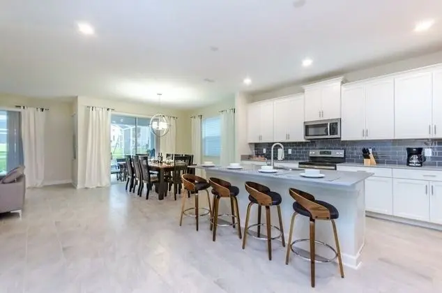 1572fd Luxury Champions Gate 6 Bedroom 5 Bathroom - Mutfak