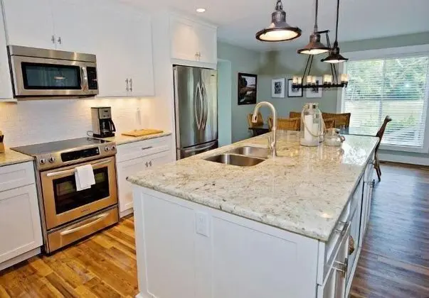 1596 Lagoon Villa at The Sea Pines Resort - Mutfak