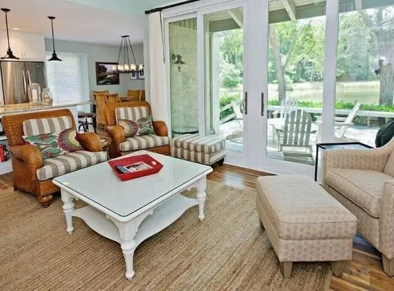 1596 Lagoon Villa at The Sea Pines Resort - Oda Düzeni