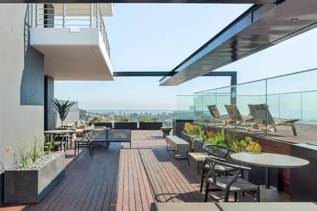16 on Bree Luxury Apartments - Havuz