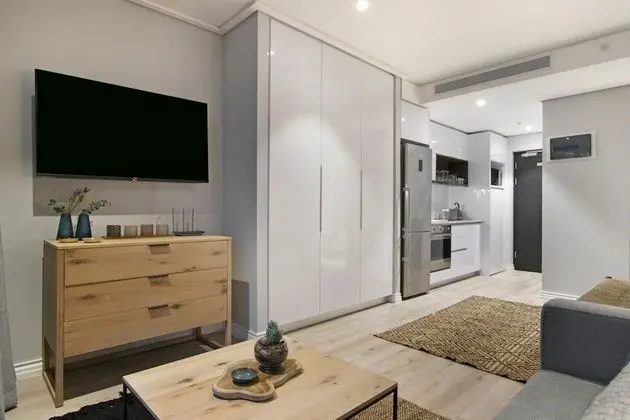 16 On Bree - Unit 2810