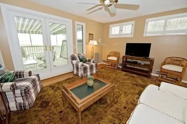 16 Mizzenmast Court at The Sea Pines Resort - Oda Düzeni