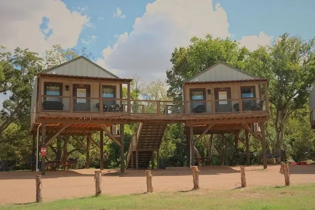 16 Son's Rio Cibolo - Birdhouse Cabin