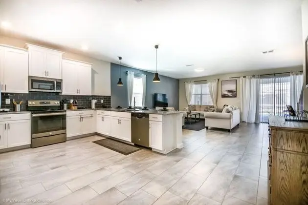 1669mvd Amazing Champions Gate 8 Bedroom 5 Bed Villa by Redawning - Mutfak