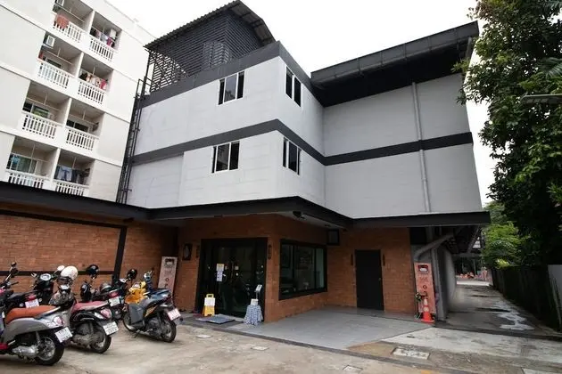 The 168 Gallery Residence